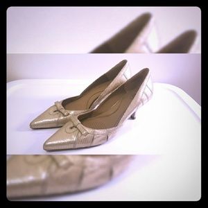 Gold Circa Joan & David Luxe Series kitten heels